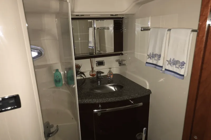 Slide: The Image of Sea Ray 52 SUNDANCER 2009 - 32