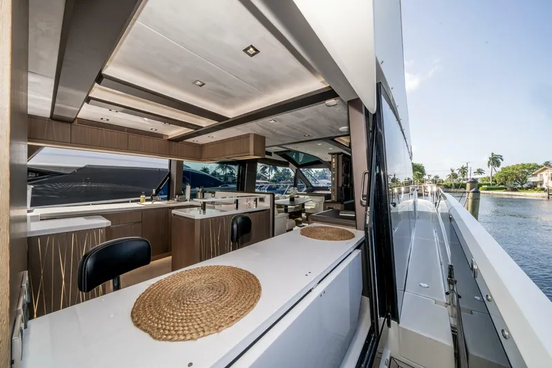 Slide: The Image of Galeon 640 FLY 2019 - 39