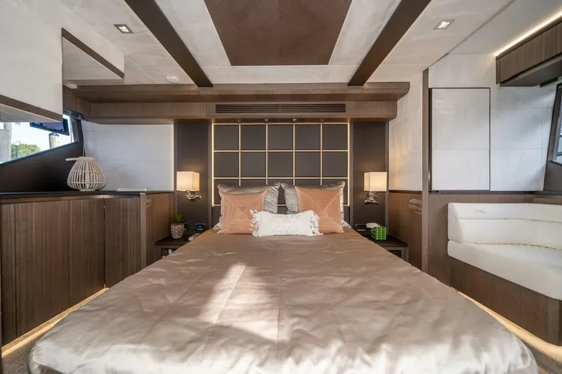 Slide: The Image of Galeon 640 FLY 2019 - 4