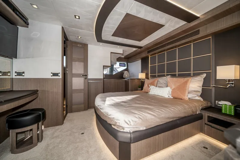 Slide: The Image of Galeon 640 FLY 2019 - 6