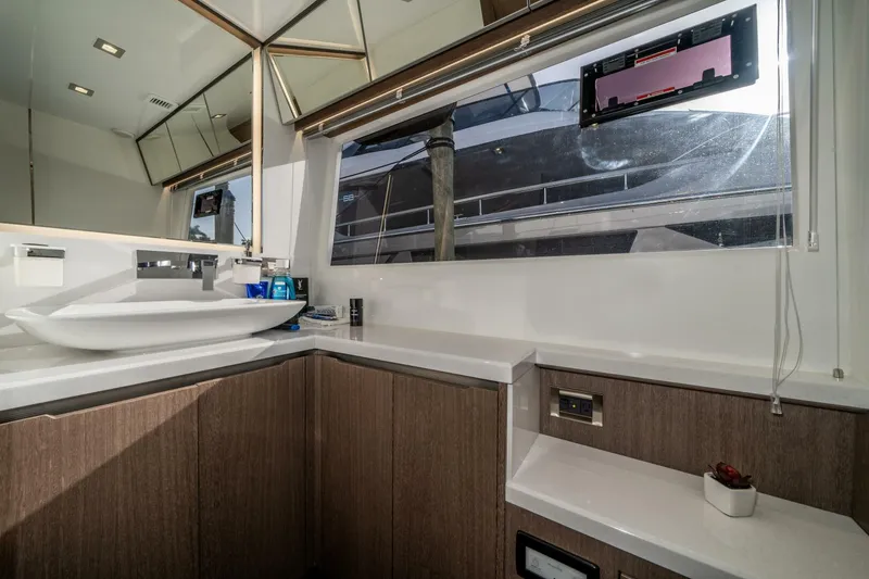 Slide: The Image of Galeon 640 FLY 2019 - 7