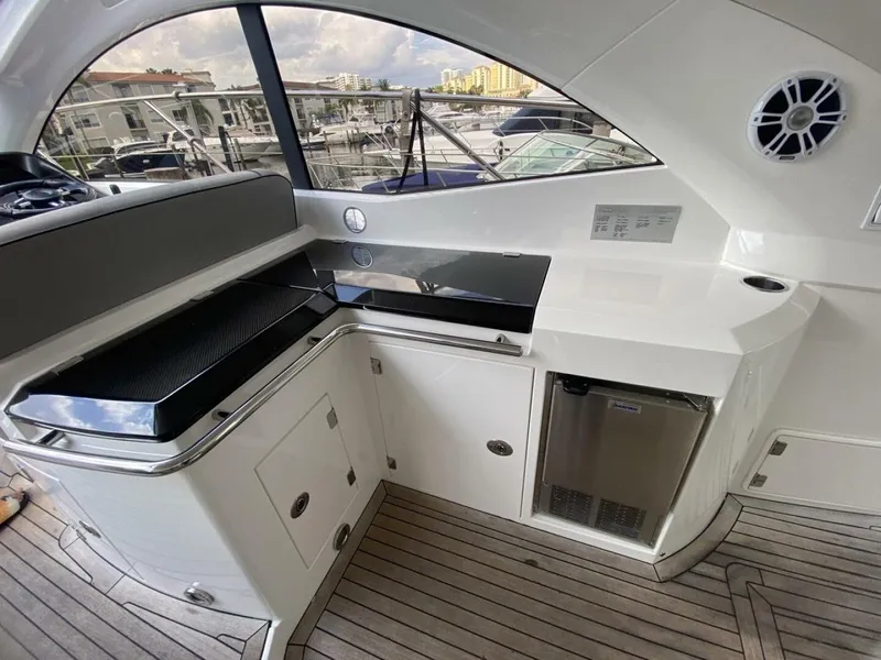 Slide: The Image of Sunseeker 48 Portofino XPS 2014 - 18