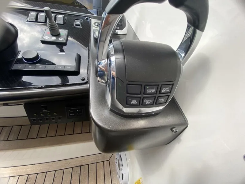 Slide: The Image of Sunseeker 48 Portofino XPS 2014 - 9