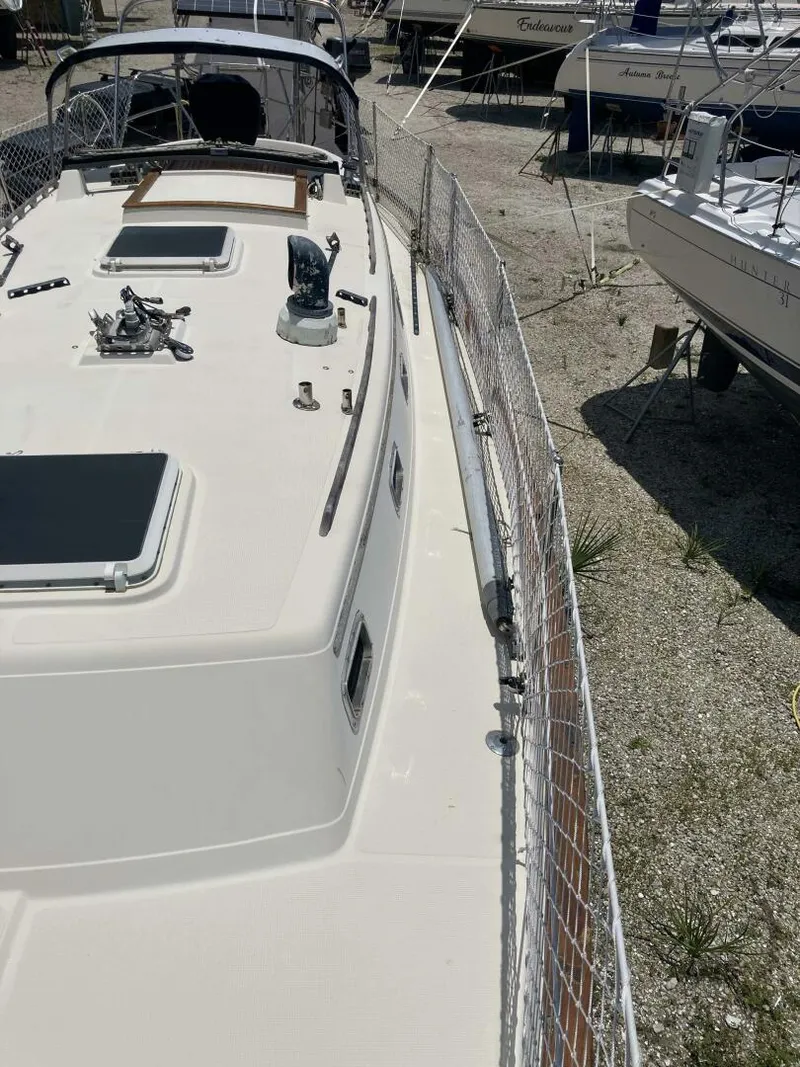 Slide: The Image of Pacific Seacraft Crealock 37 1994 - 5