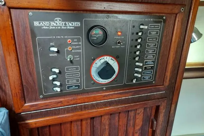 Slide: The Image of Island Packet 1985 - 28