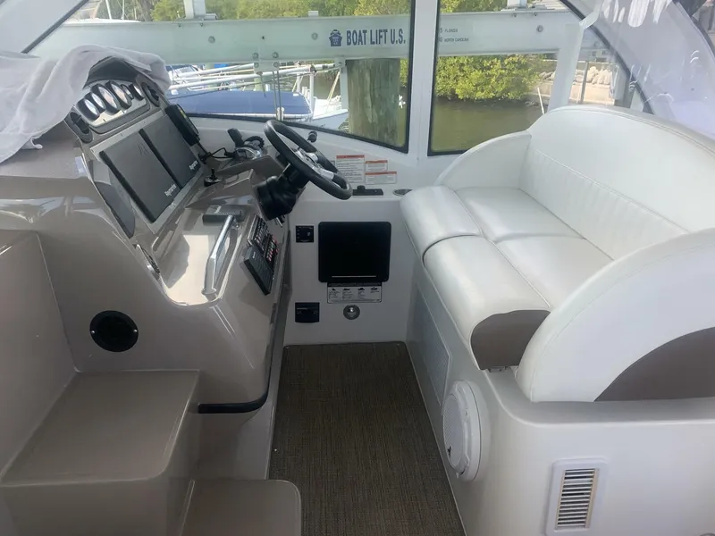 Slide: The Image of Cruisers 420 Sports Coupe 2011 - 19