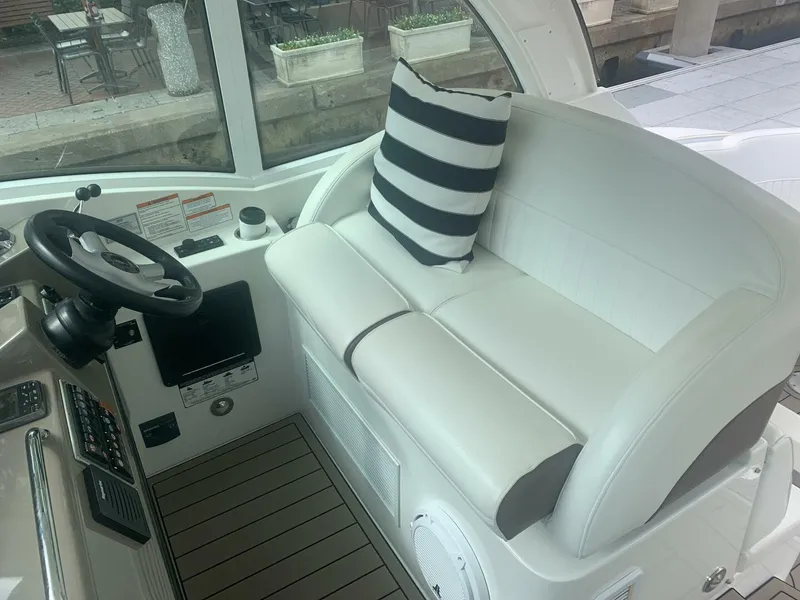 Slide: The Image of Cruisers 420 Sports Coupe 2011 - 20