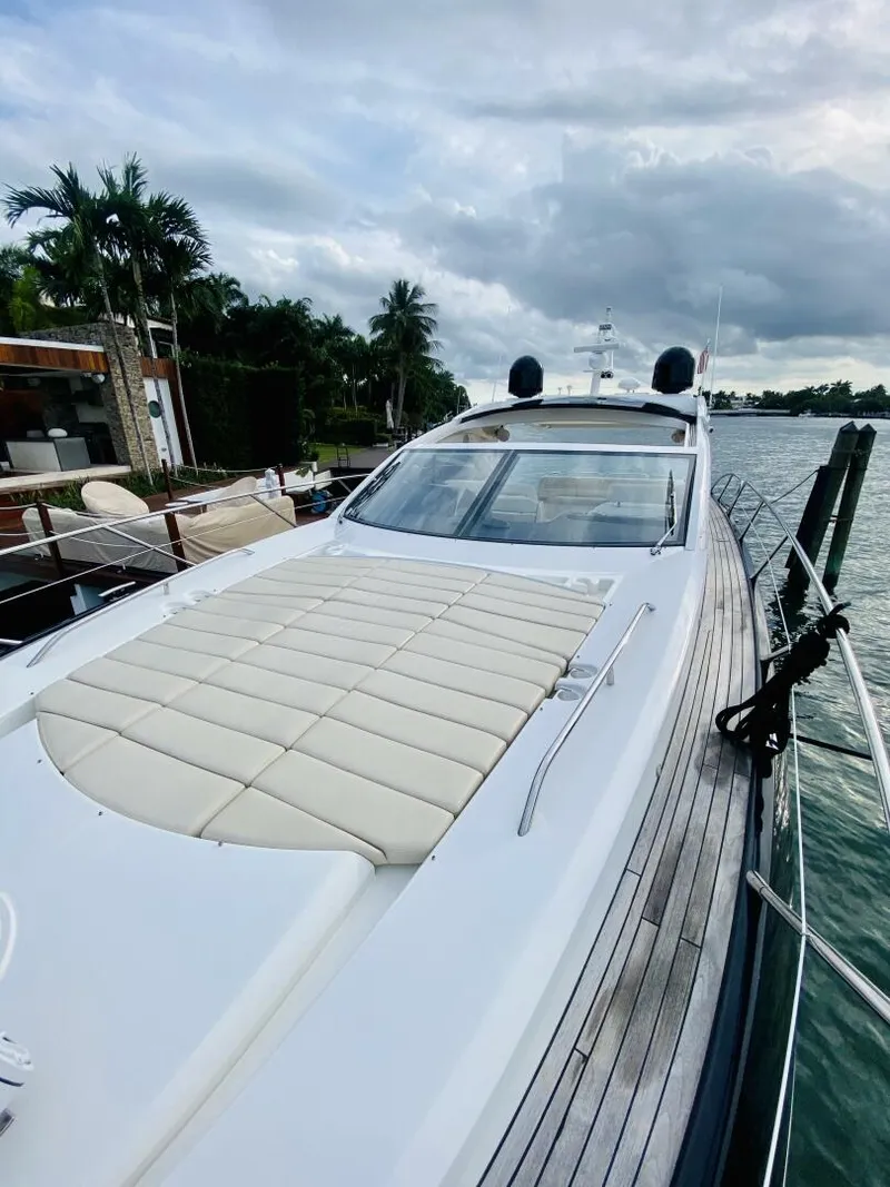 Slide: The Image of Sunseeker Predator 60 2010 - 15