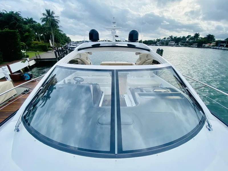 Slide: The Image of Sunseeker Predator 60 2010 - 21