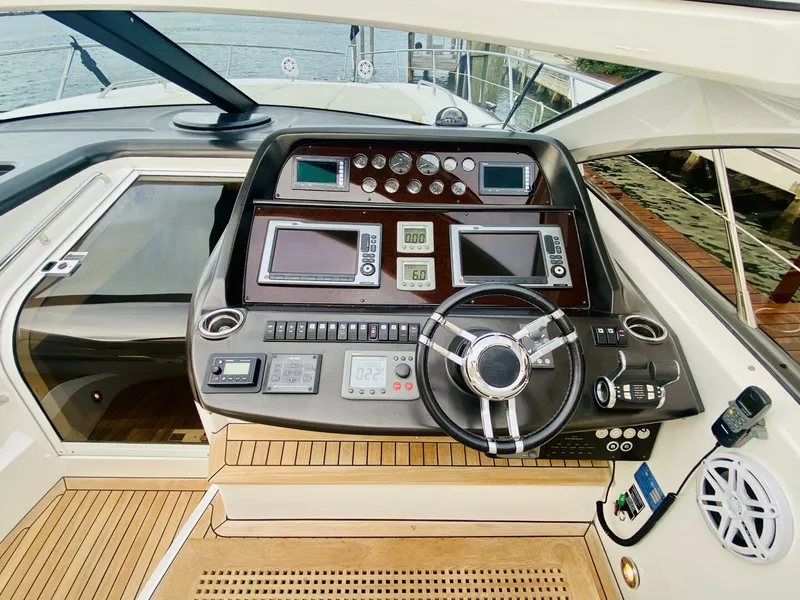 Slide: The Image of Sunseeker Predator 60 2010 - 46