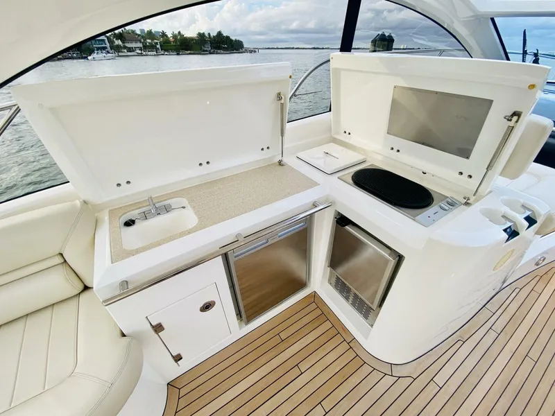 Slide: The Image of Sunseeker Predator 60 2010 - 50