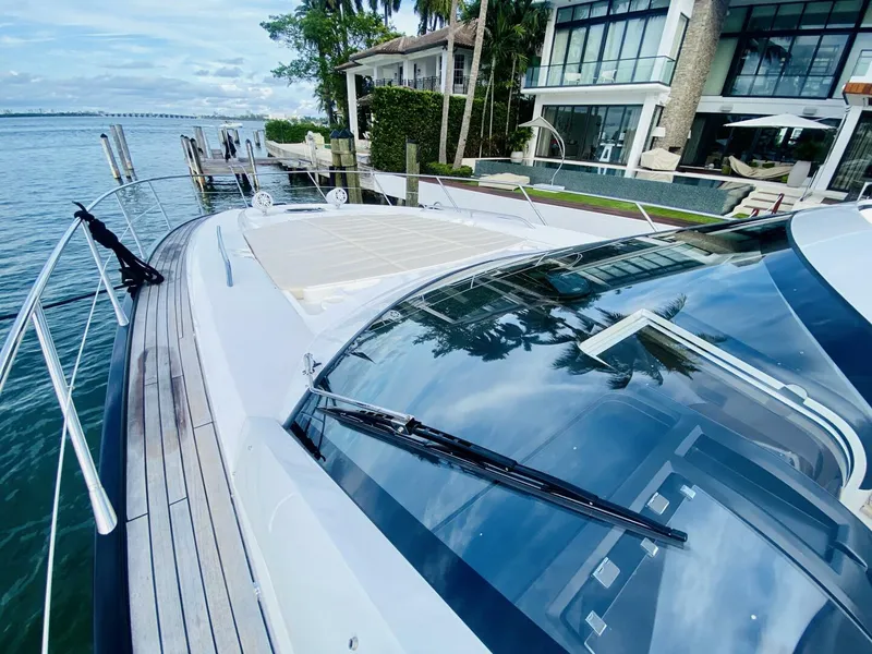 Slide: The Image of Sunseeker Predator 60 2010 - 6