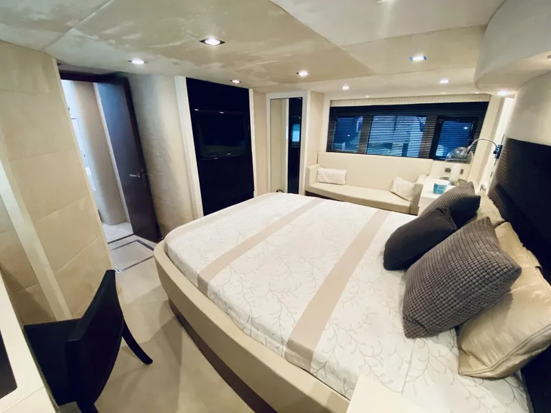 Slide: The Image of Sunseeker Predator 60 2010 - 68