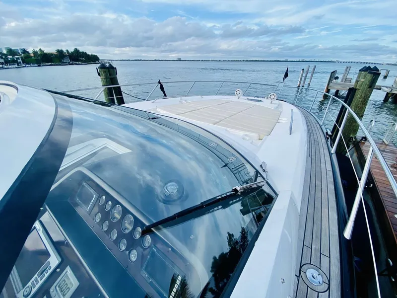 Slide: The Image of Sunseeker Predator 60 2010 - 7