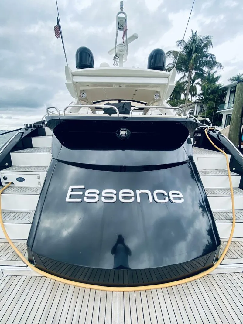 Slide: The Image of Sunseeker Predator 60 2010 - 76