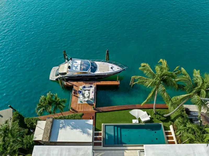 Slide: The Image of Sunseeker Predator 60 2010 - 78