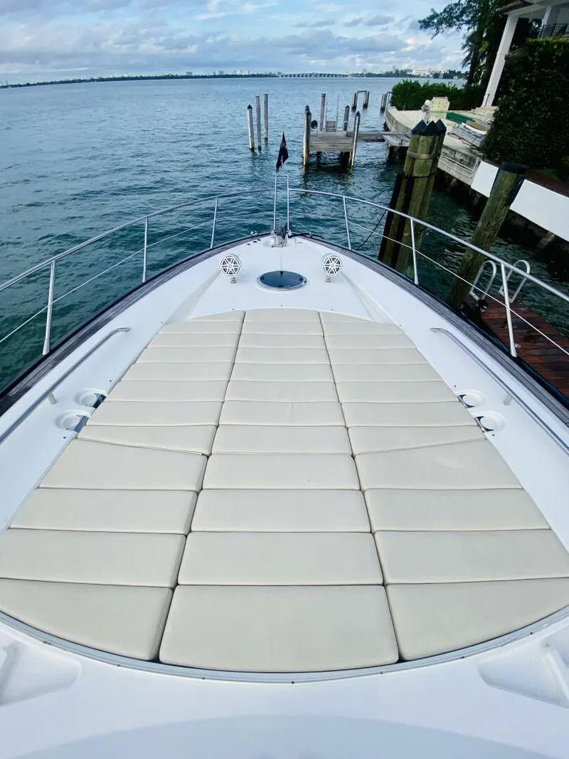 Slide: The Image of Sunseeker Predator 60 2010 - 9