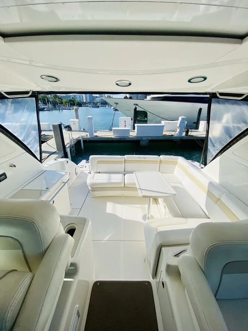 Slide: The Image of Sea Ray 450 Sundancer 2010 - 11
