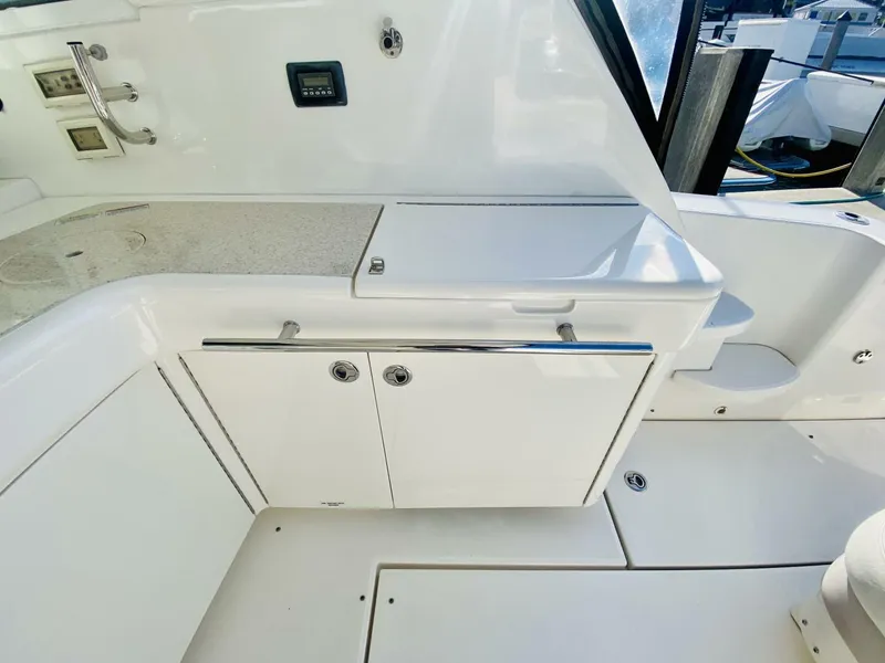 Slide: The Image of Sea Ray 450 Sundancer 2010 - 15