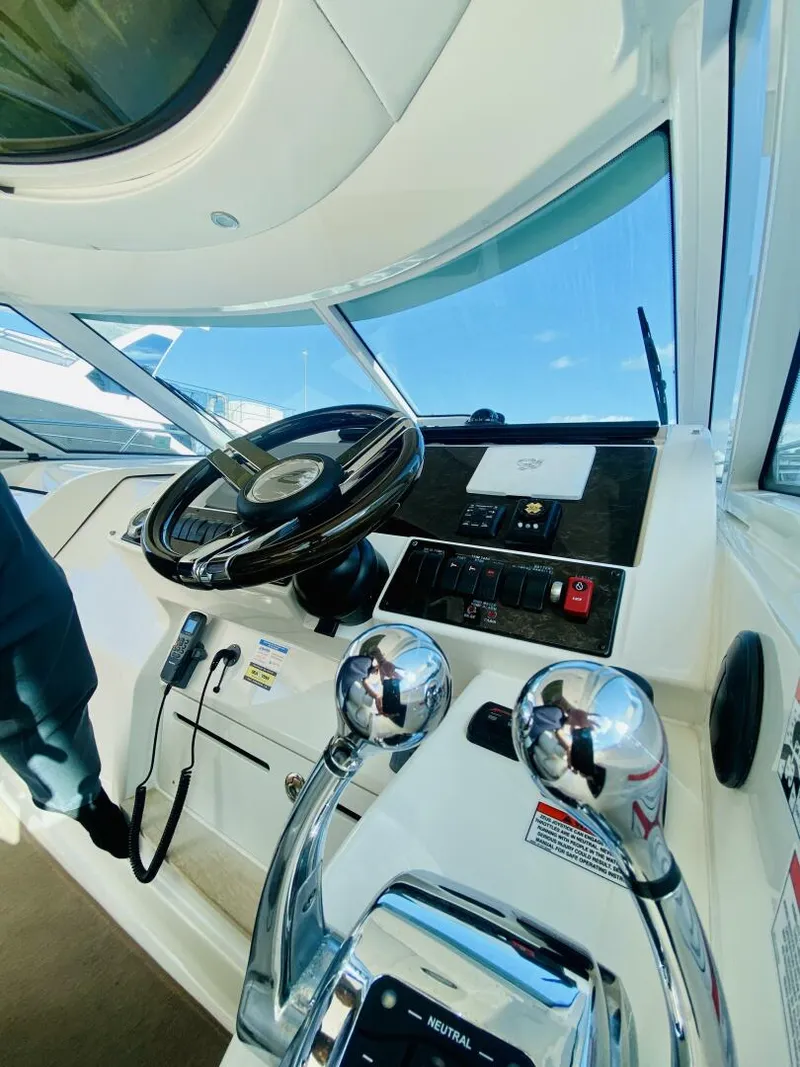 Slide: The Image of Sea Ray 450 Sundancer 2010 - 21