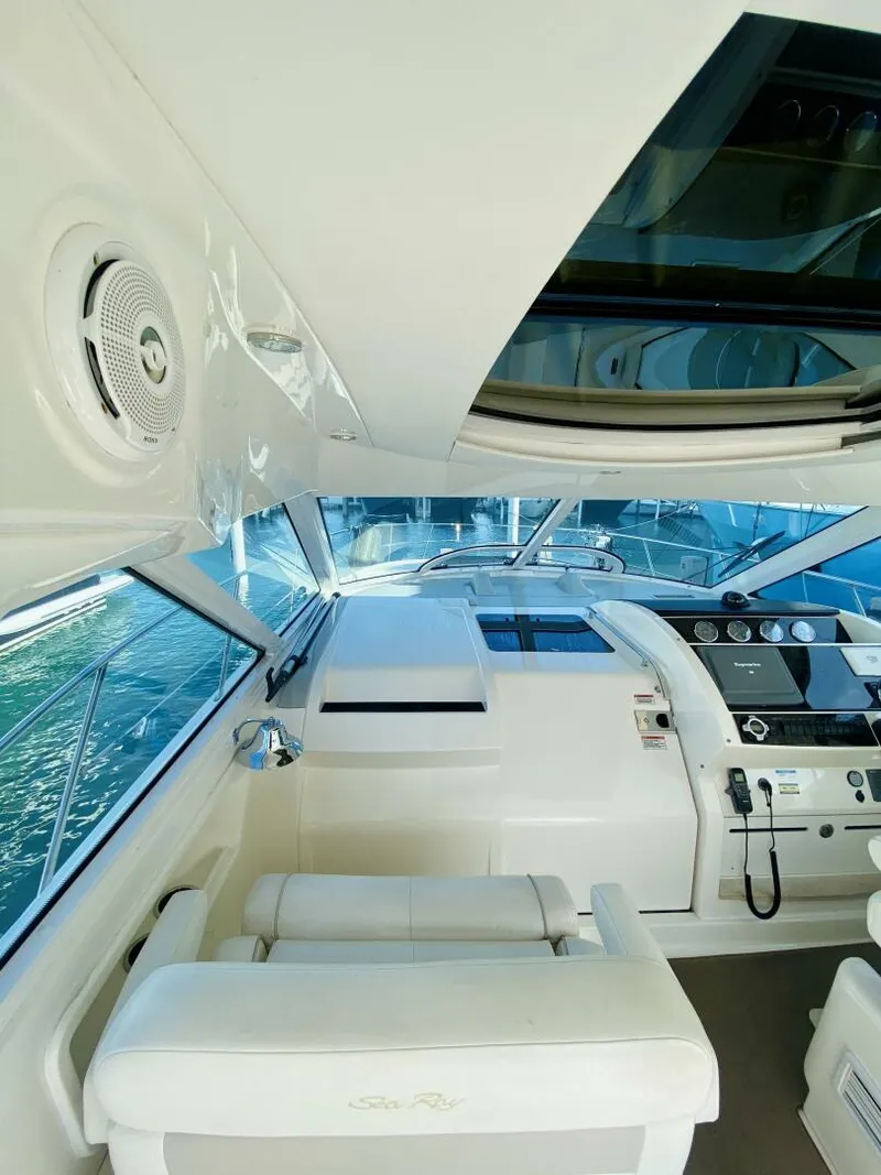 Slide: The Image of Sea Ray 450 Sundancer 2010 - 23
