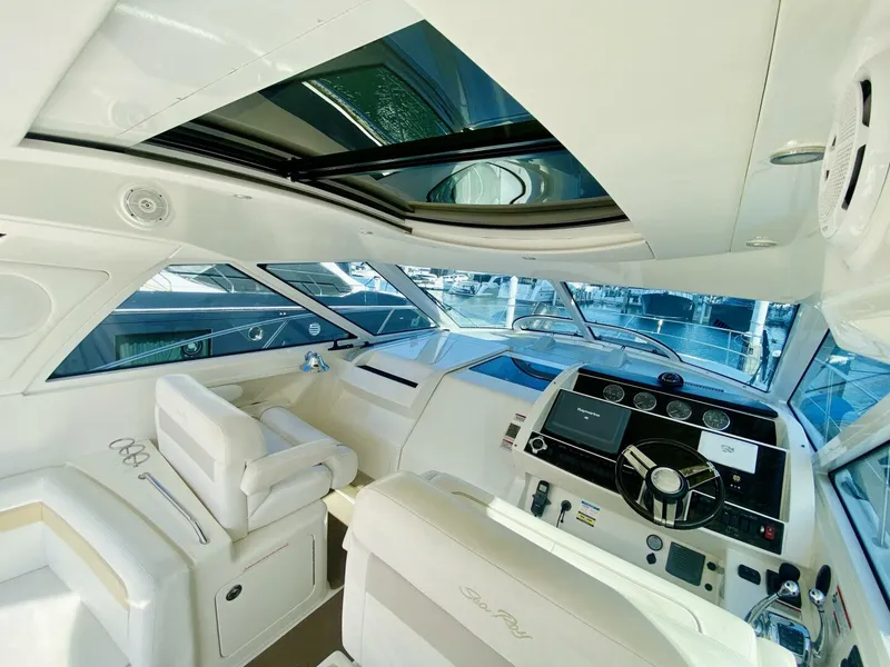 Slide: The Image of Sea Ray 450 Sundancer 2010 - 25
