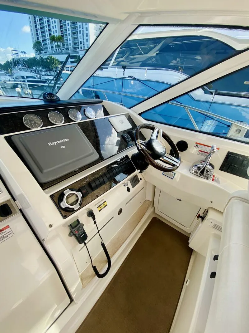Slide: The Image of Sea Ray 450 Sundancer 2010 - 27