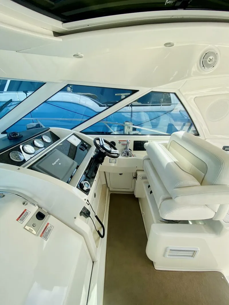 Slide: The Image of Sea Ray 450 Sundancer 2010 - 29