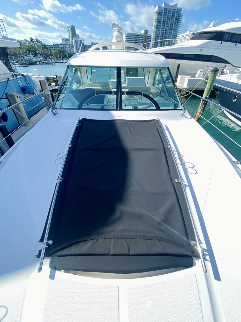 Slide: The Image of Sea Ray 450 Sundancer 2010 - 38