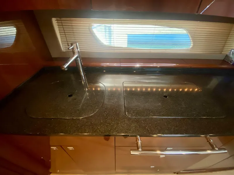 Slide: The Image of Sea Ray 450 Sundancer 2010 - 54