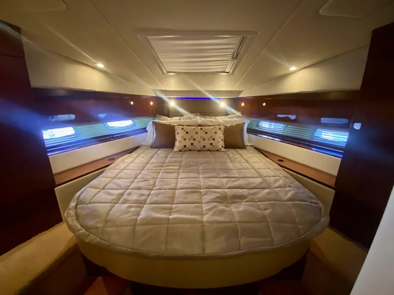 Slide: The Image of Sea Ray 450 Sundancer 2010 - 58