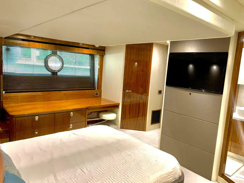 Slide: The Image of Sunseeker Manhattan 65 2016 - 14