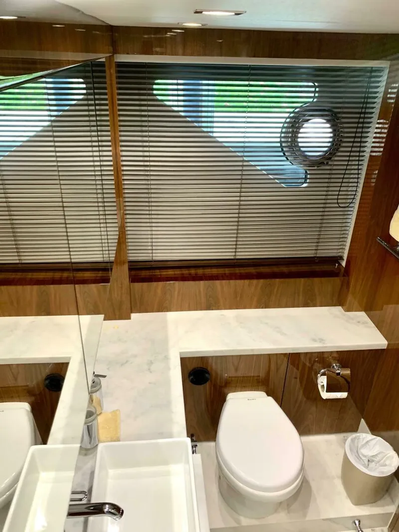 Slide: The Image of Sunseeker Manhattan 65 2016 - 16