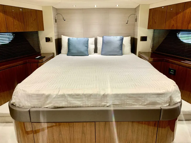 Slide: The Image of Sunseeker Manhattan 65 2016 - 17