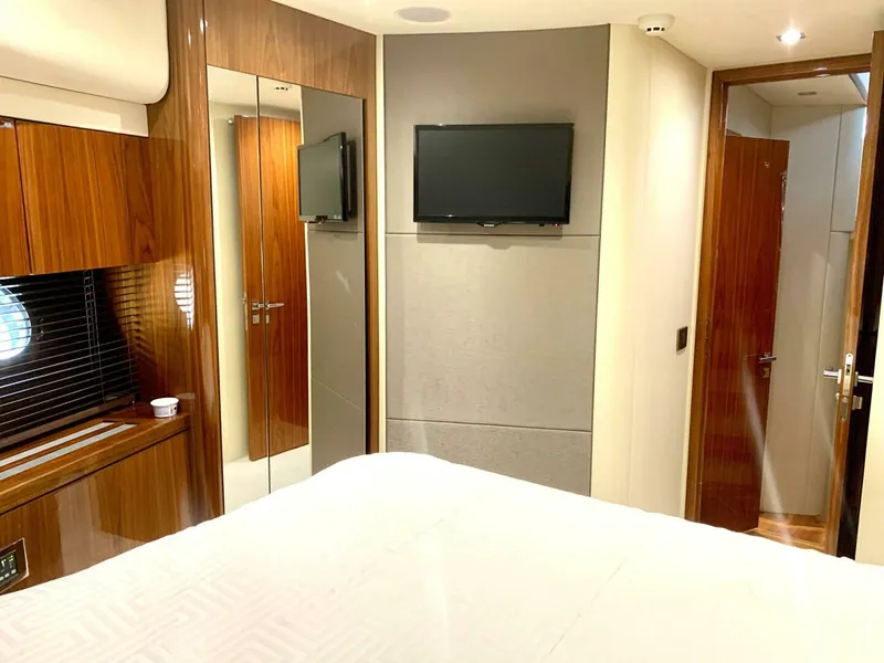 Slide: The Image of Sunseeker Manhattan 65 2016 - 18