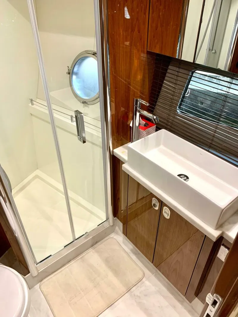 Slide: The Image of Sunseeker Manhattan 65 2016 - 19