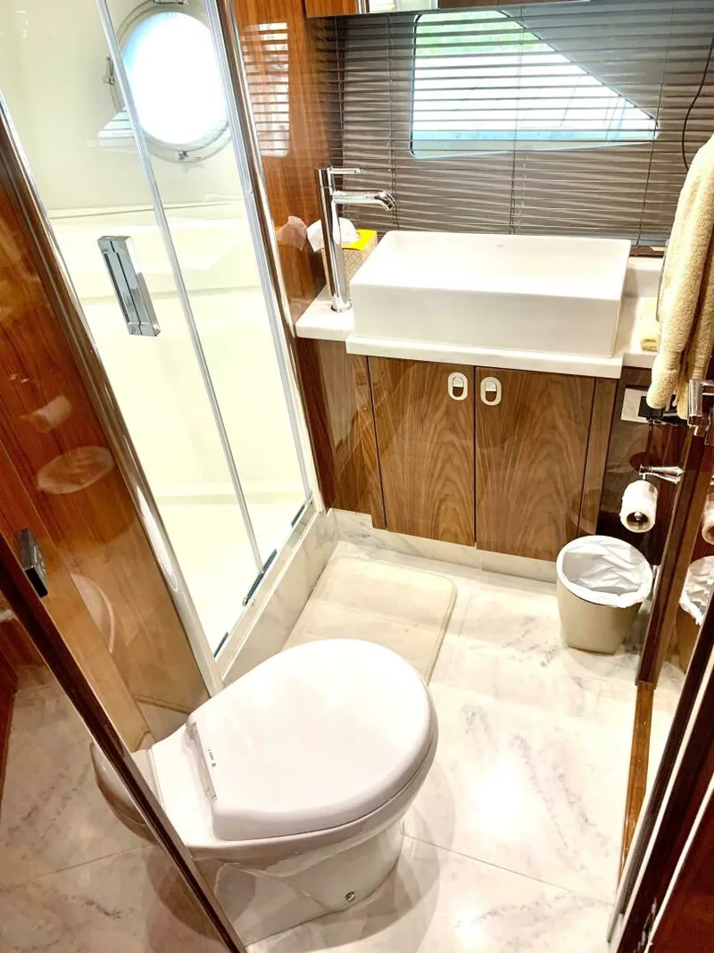 Slide: The Image of Sunseeker Manhattan 65 2016 - 22