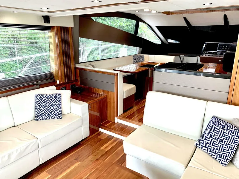 Slide: The Image of Sunseeker Manhattan 65 2016 - 5