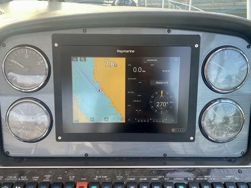 Slide: The Image of Sea Ray 420 Sundancer 2005 - 15