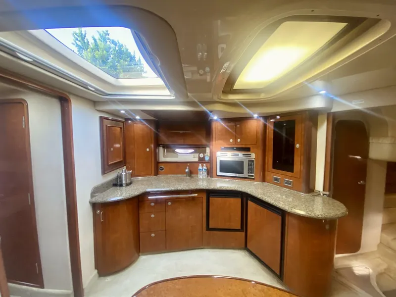 Slide: The Image of Sea Ray 420 Sundancer 2005 - 37