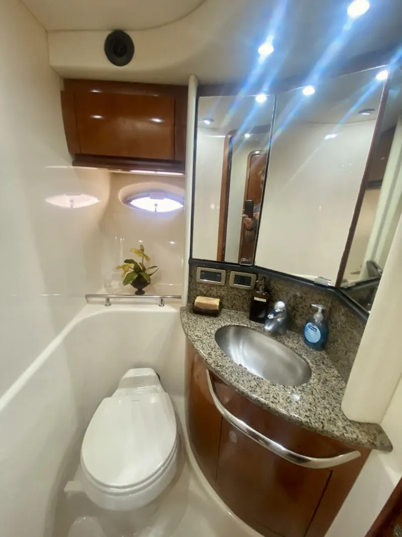 Slide: The Image of Sea Ray 420 Sundancer 2005 - 47