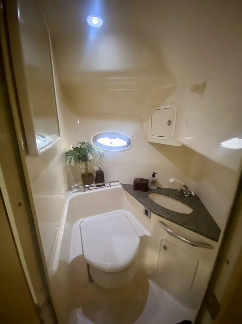 Slide: The Image of Sea Ray 420 Sundancer 2005 - 51