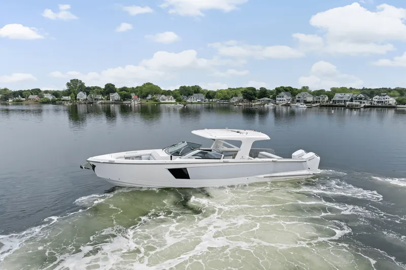 Slide: The Image of Aviara AV40 Outboard 2023 - 2