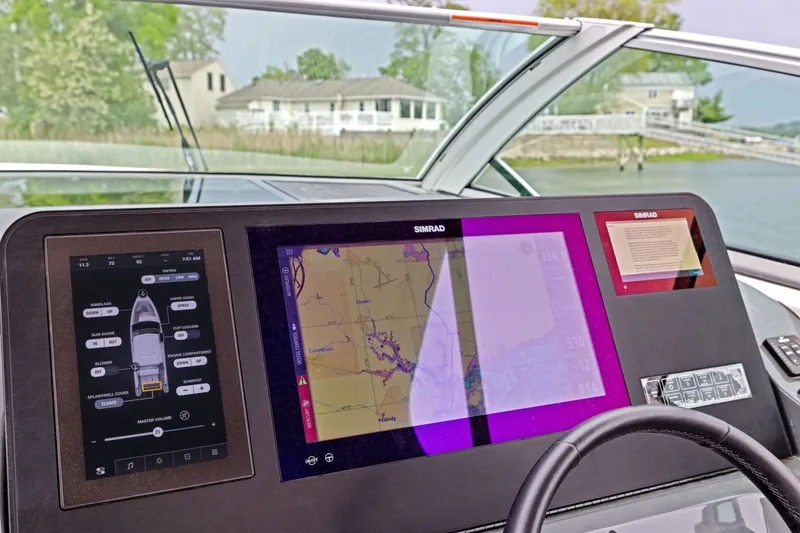 Slide: The Image of Aviara AV40 Outboard 2023 - 27