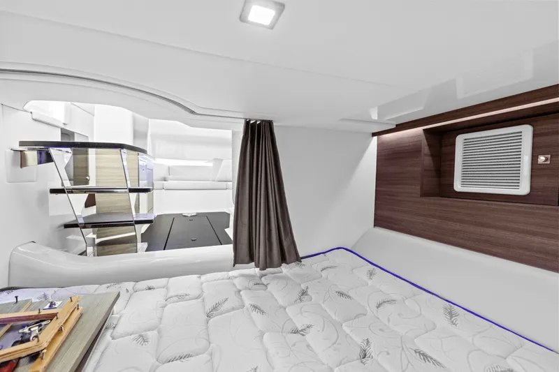 Slide: The Image of Aviara AV40 Outboard 2023 - 34