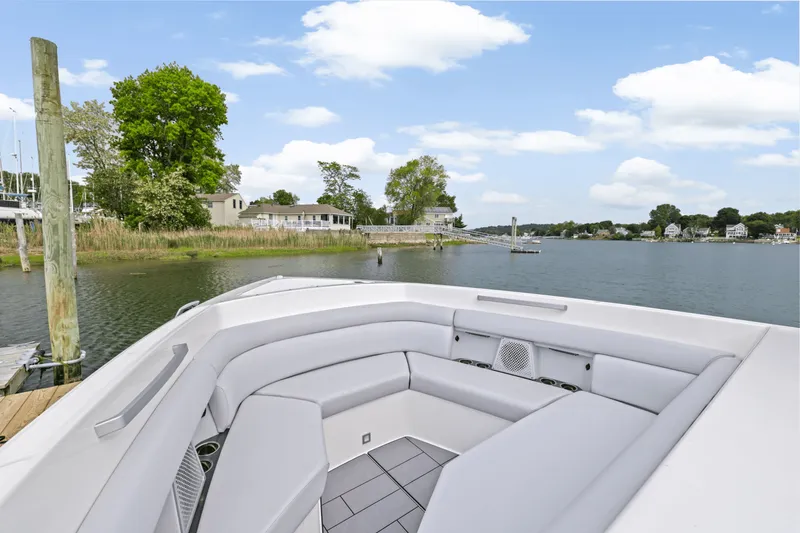 Slide: The Image of Aviara AV40 Outboard 2023 - 39