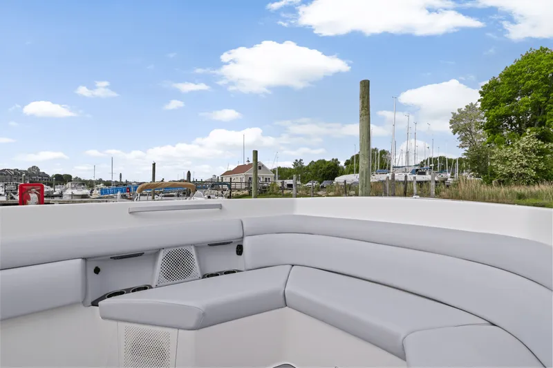 Slide: The Image of Aviara AV40 Outboard 2023 - 41