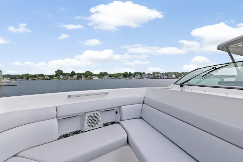 Slide: The Image of Aviara AV40 Outboard 2023 - 42