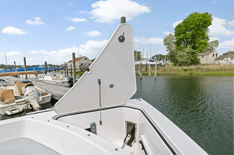 Slide: The Image of Aviara AV40 Outboard 2023 - 43