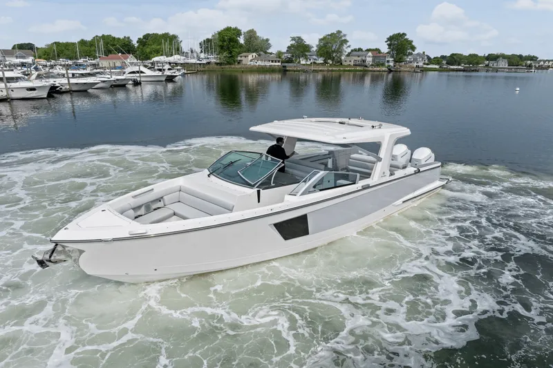 Slide: The Image of Aviara AV40 Outboard 2023 - 51